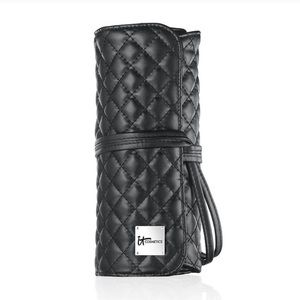 It Cosmetics brush roll carry case